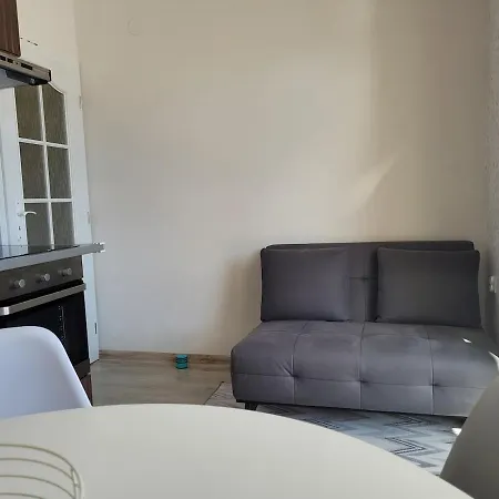 Pleasant, Quiet, Sunny 1 Bedroom Apartmán