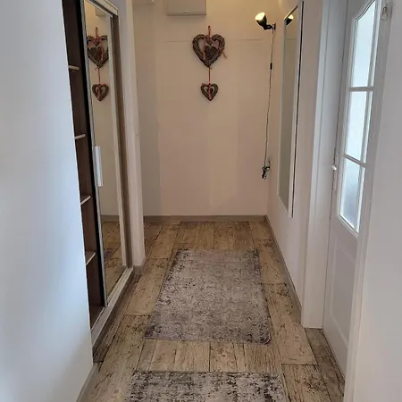 Pleasant, Quiet, Sunny 1 Bedroom Apartmán